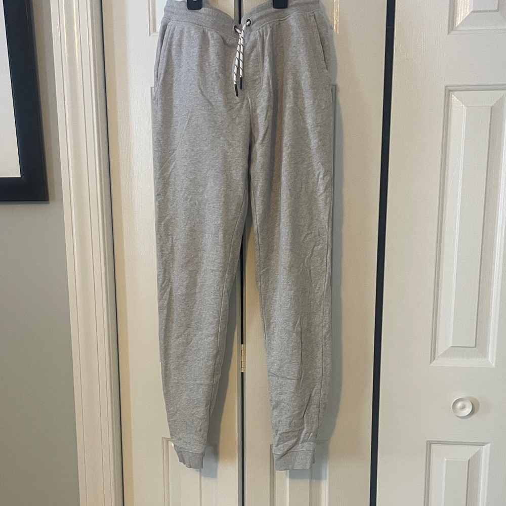 VINEYARD VINES gray athletic joggers in boys size XL (18)